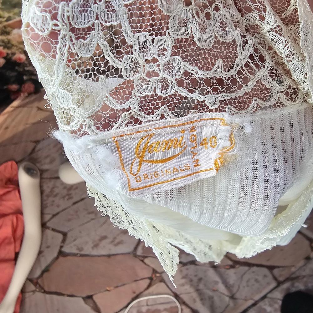 Vintage 1960's Jami Originals Ivory Lace Blouse Pearl Button Short Sleeve Top - Picture 4 of 14